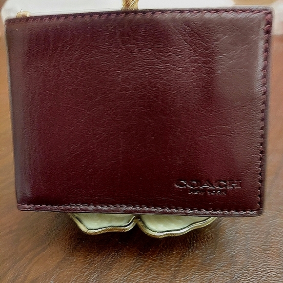 Coach Slim Billfold Wallet - Picture 5 of 8